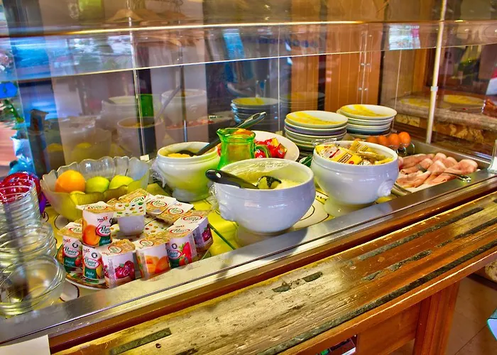 Logis Hotel Restaurant Le Chalet Du Mont Roland